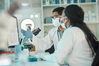 students in lab| iStock