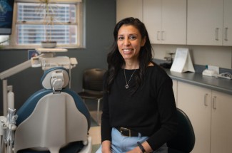 As part of the Plasencia's Bridge Scholars Program, her students have opportunities to shadow clinicians in the colleges of Dentistry and Medicine to learn how interdisciplinary teams work. Jeremy Blackburn | Research Communications