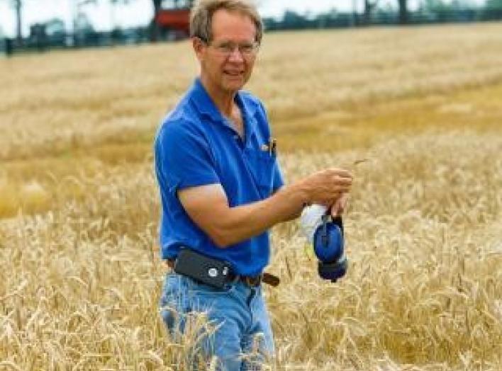 Dr. Dave Van Sanford Professor in the Department of Plant and Soil Sciences University of Kentucky